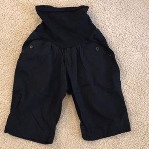 Black maternity full panel shorts